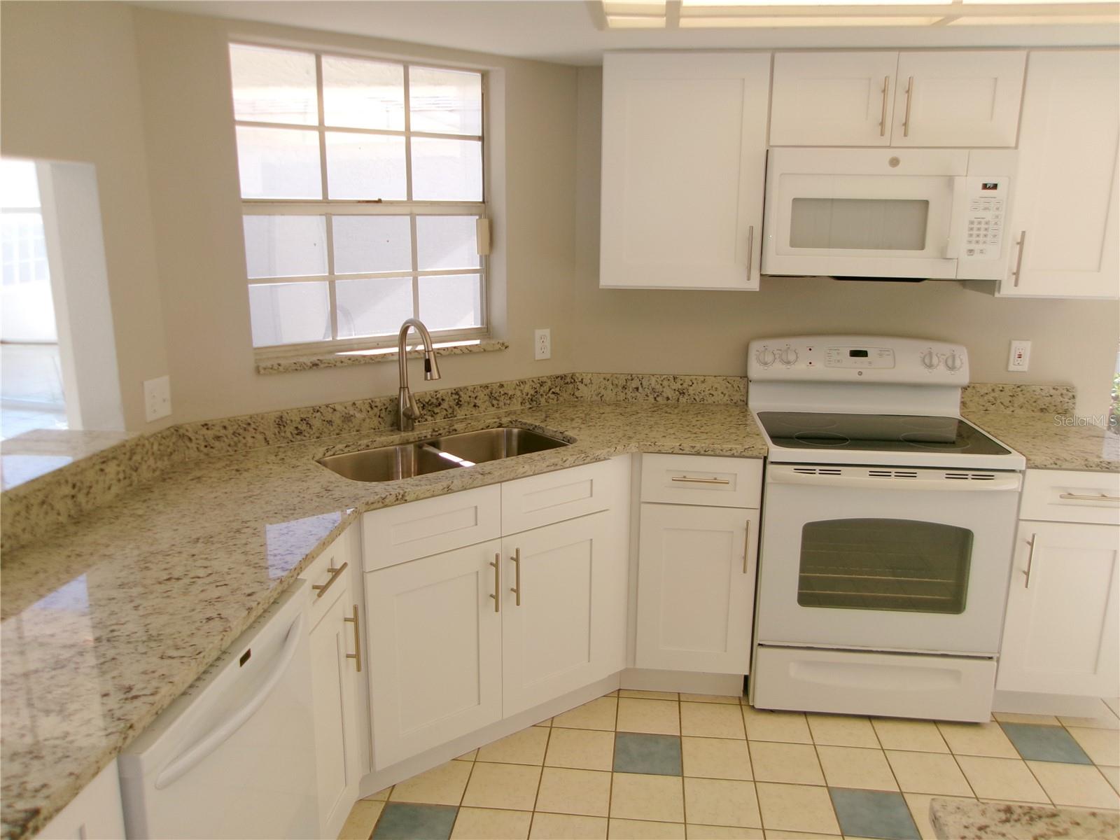 11604 VERSAILLES LN — photo 6