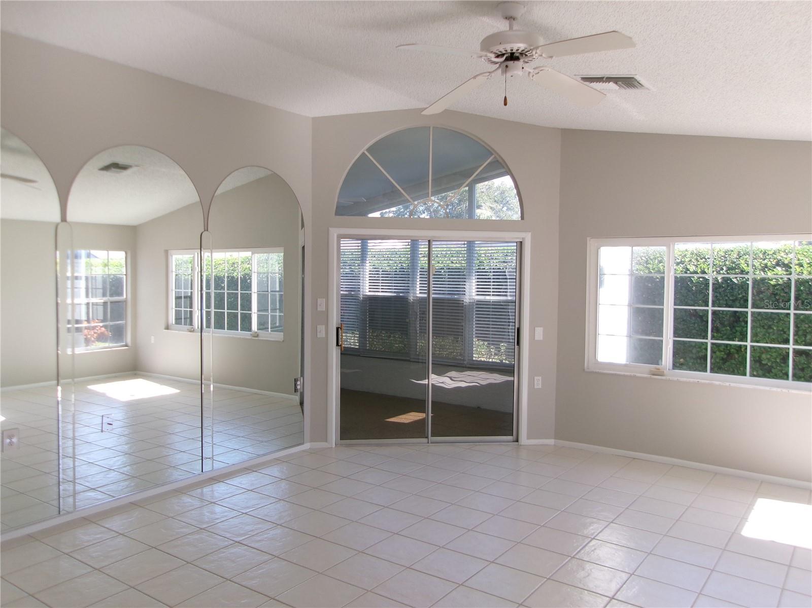11604 VERSAILLES LN — photo 2