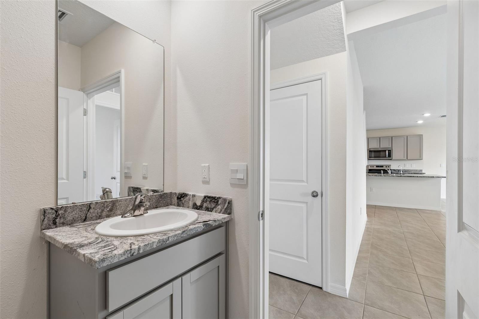 8454 ENDER HILLS DR — photo 34