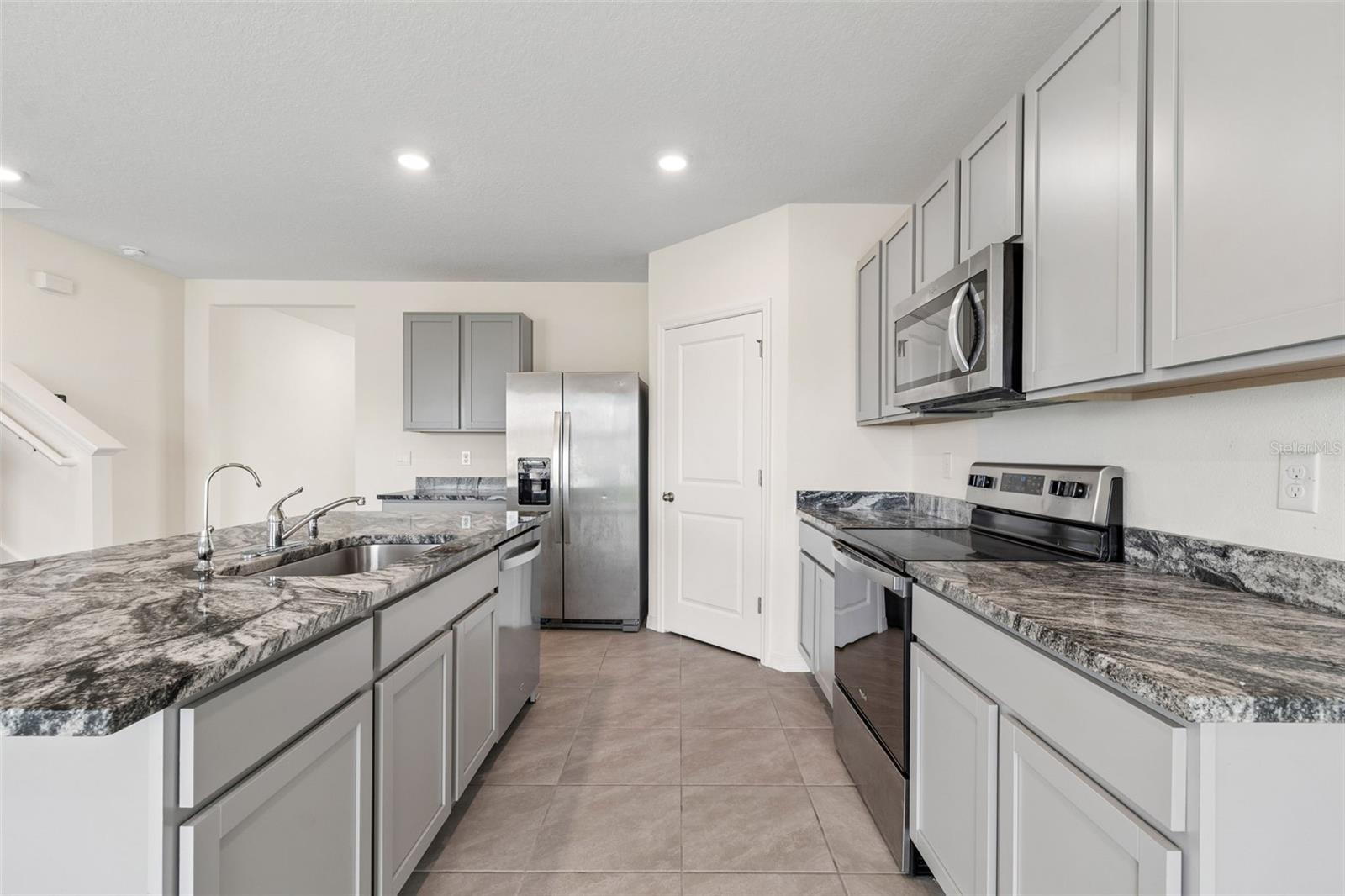 8454 ENDER HILLS DR — photo 18
