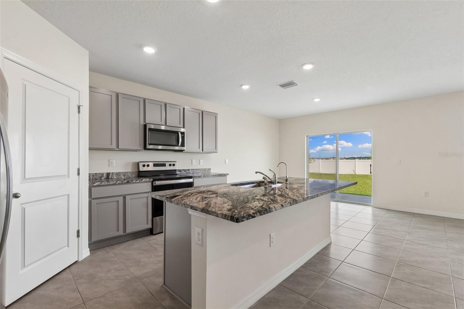 8454 ENDER HILLS DR — photo 15