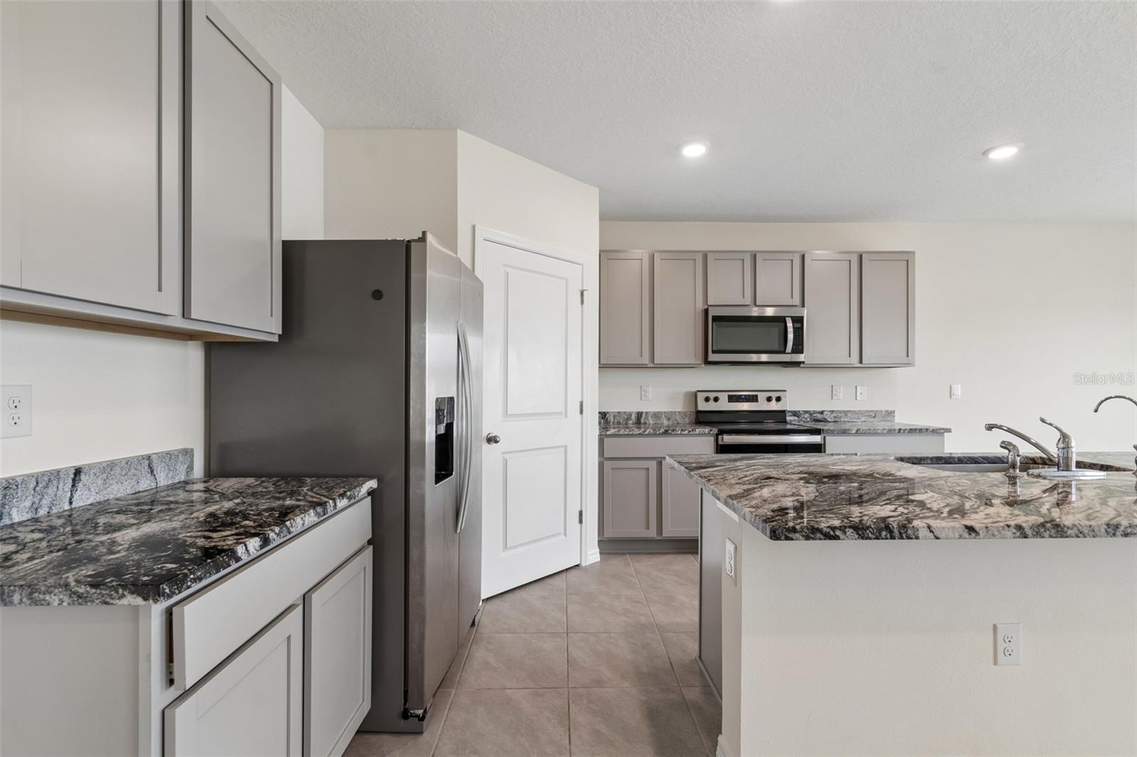 8454 ENDER HILLS DR — photo 19