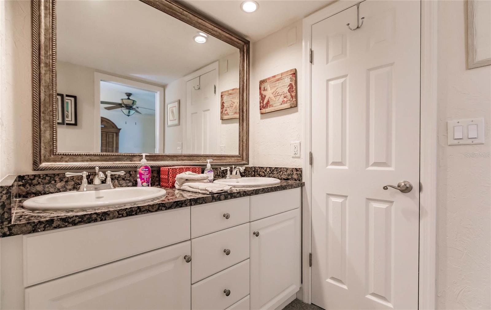 1205 E PEPPERTREE DR #232 — photo 24