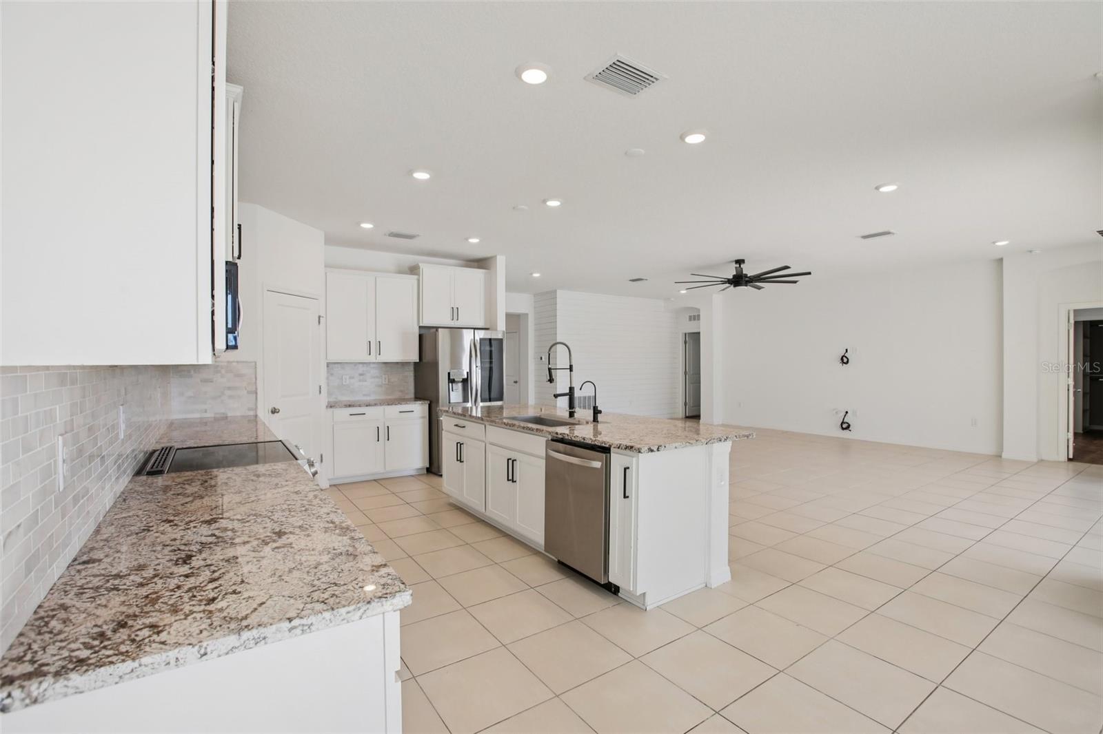 10747 LAXER CAY LOOP — photo 16