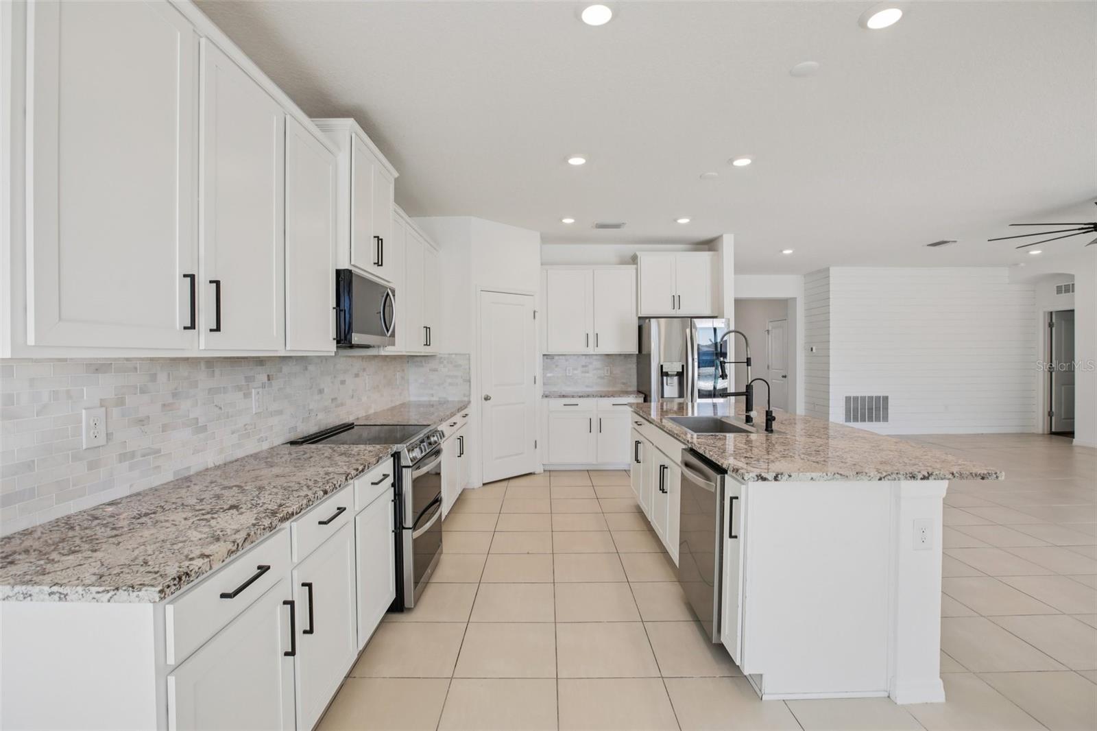 10747 LAXER CAY LOOP — photo 17