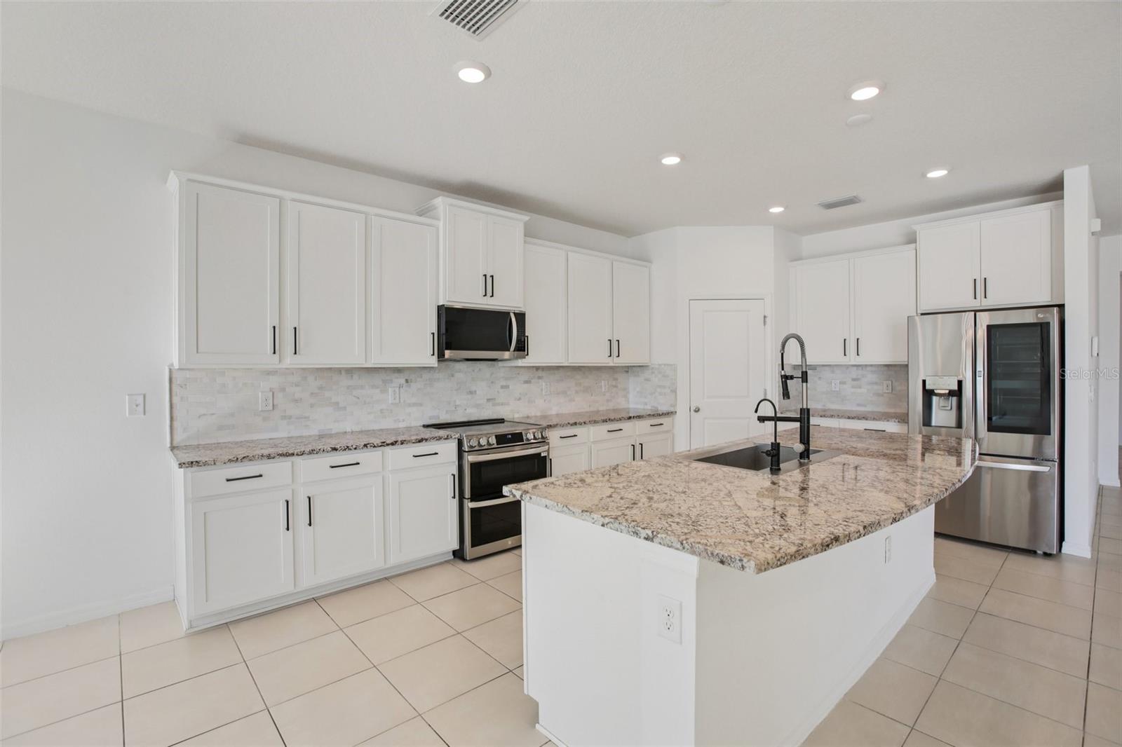 10747 LAXER CAY LOOP — photo 18