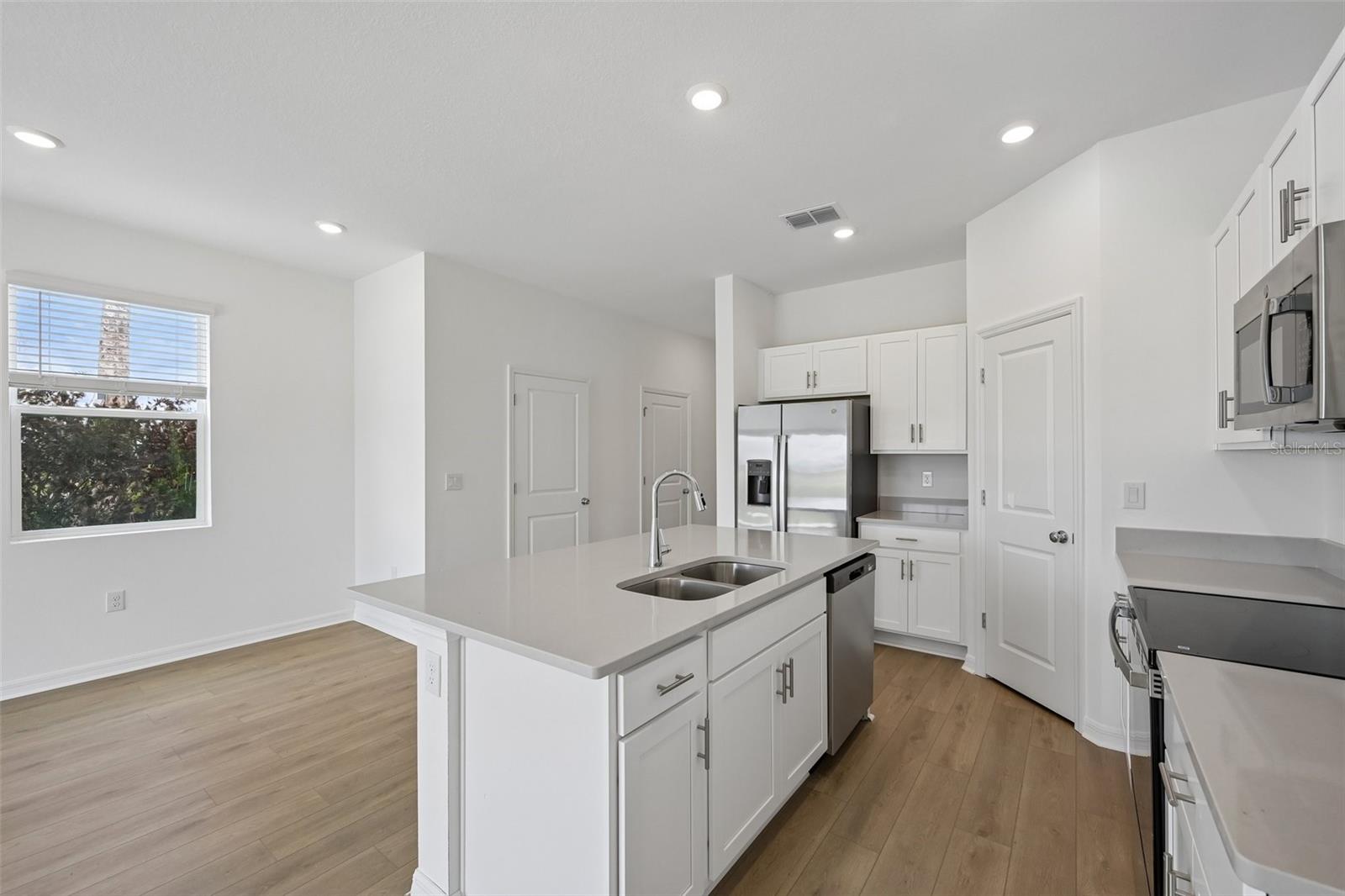 10754 ECLIPSE ST — photo 8