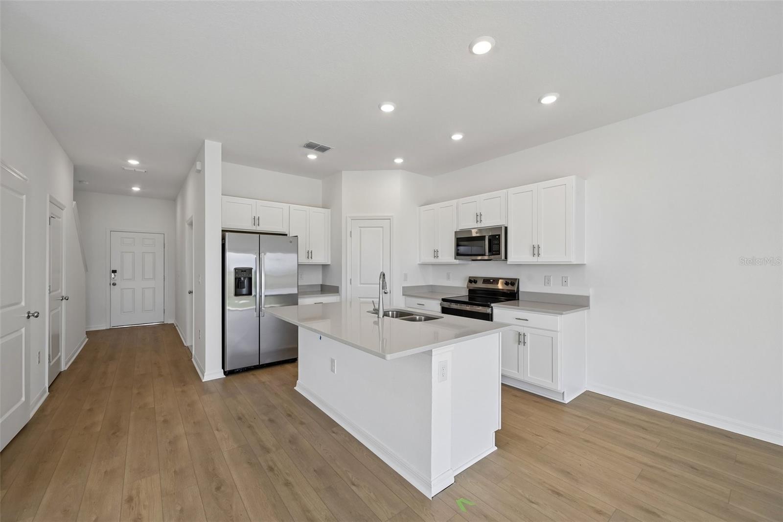 10754 ECLIPSE ST — photo 2