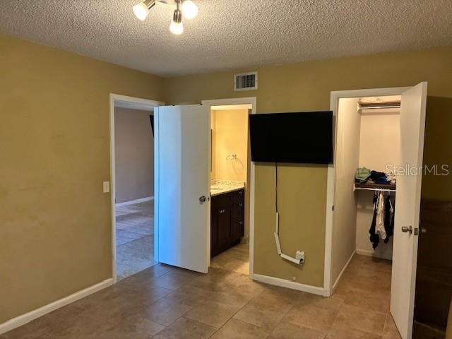 3806 N OAK DR #V21 — photo 9