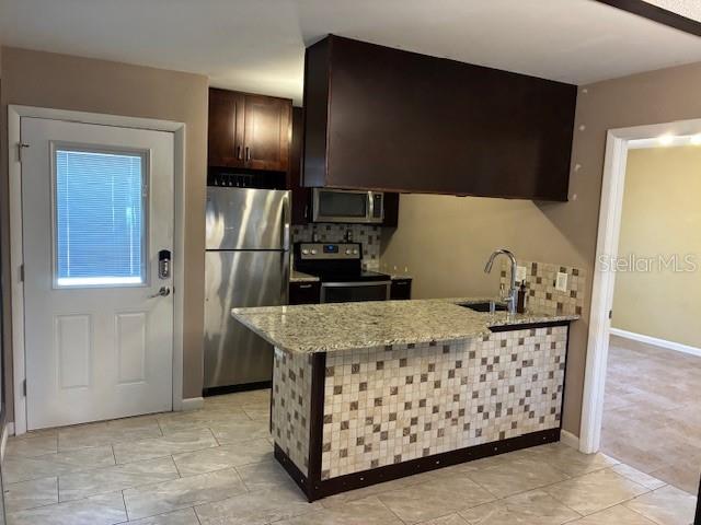 3806 N OAK DR #V21 — photo 2