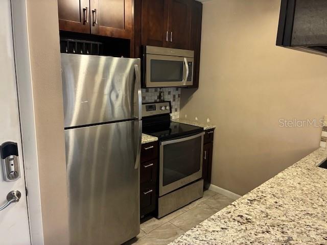 3806 N OAK DR #V21 — photo 3