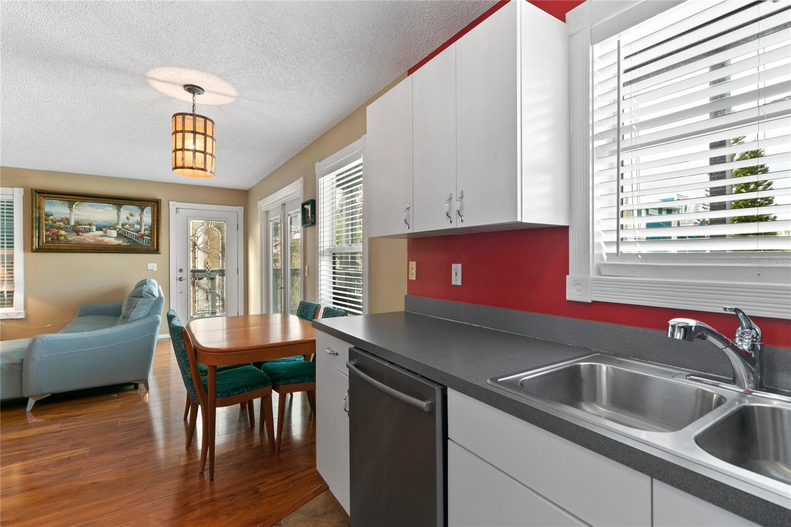 2511 AVENUE C #West — photo 8