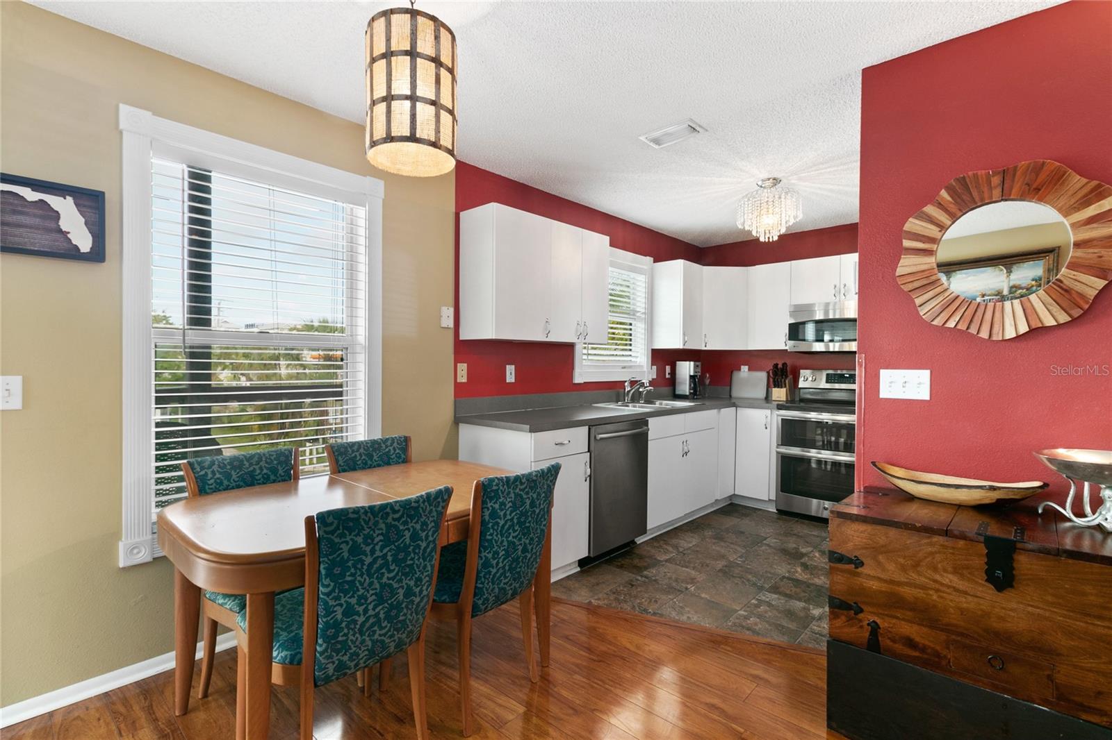 2511 AVENUE C #West — photo 9