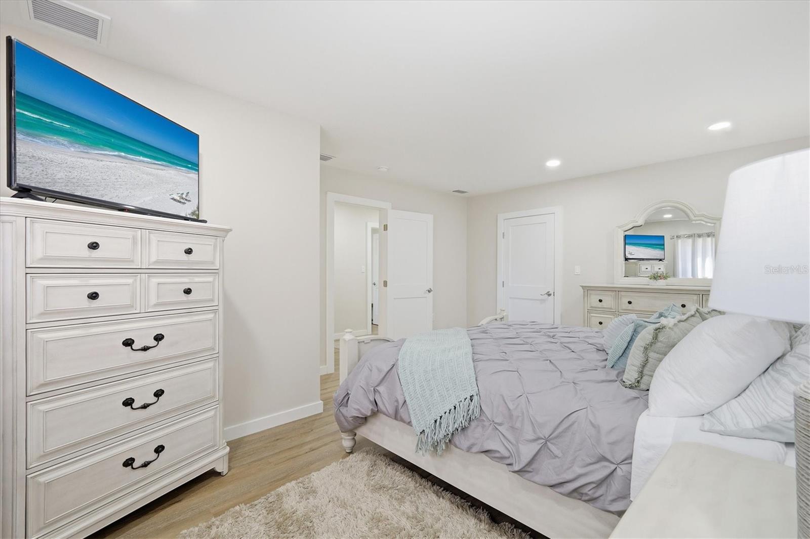 5247 CARMILFRA DR — photo 18
