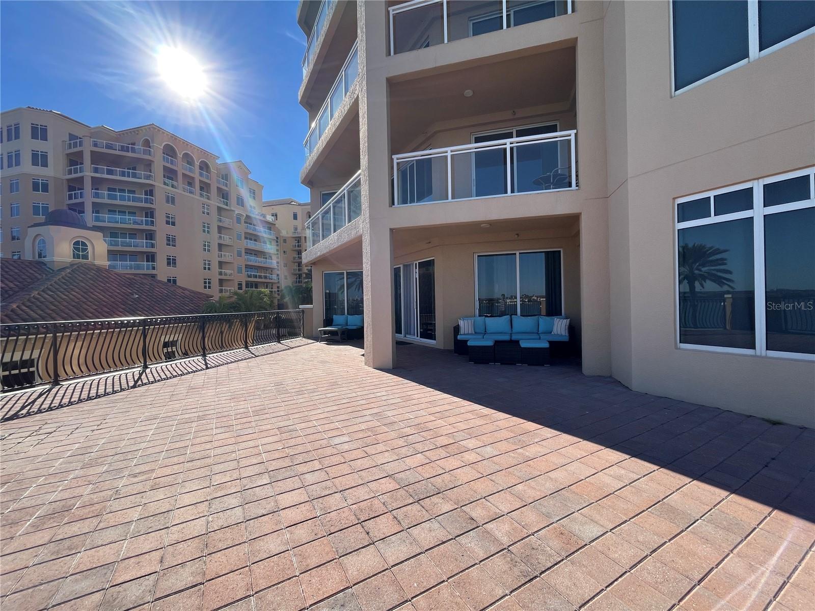 521 MANDALAY AVE #309 — photo 30