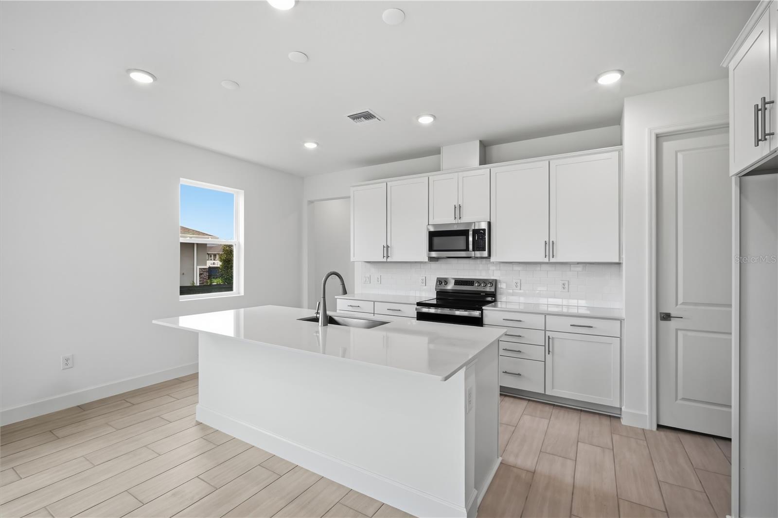 2322 ANDERS DR — photo 12