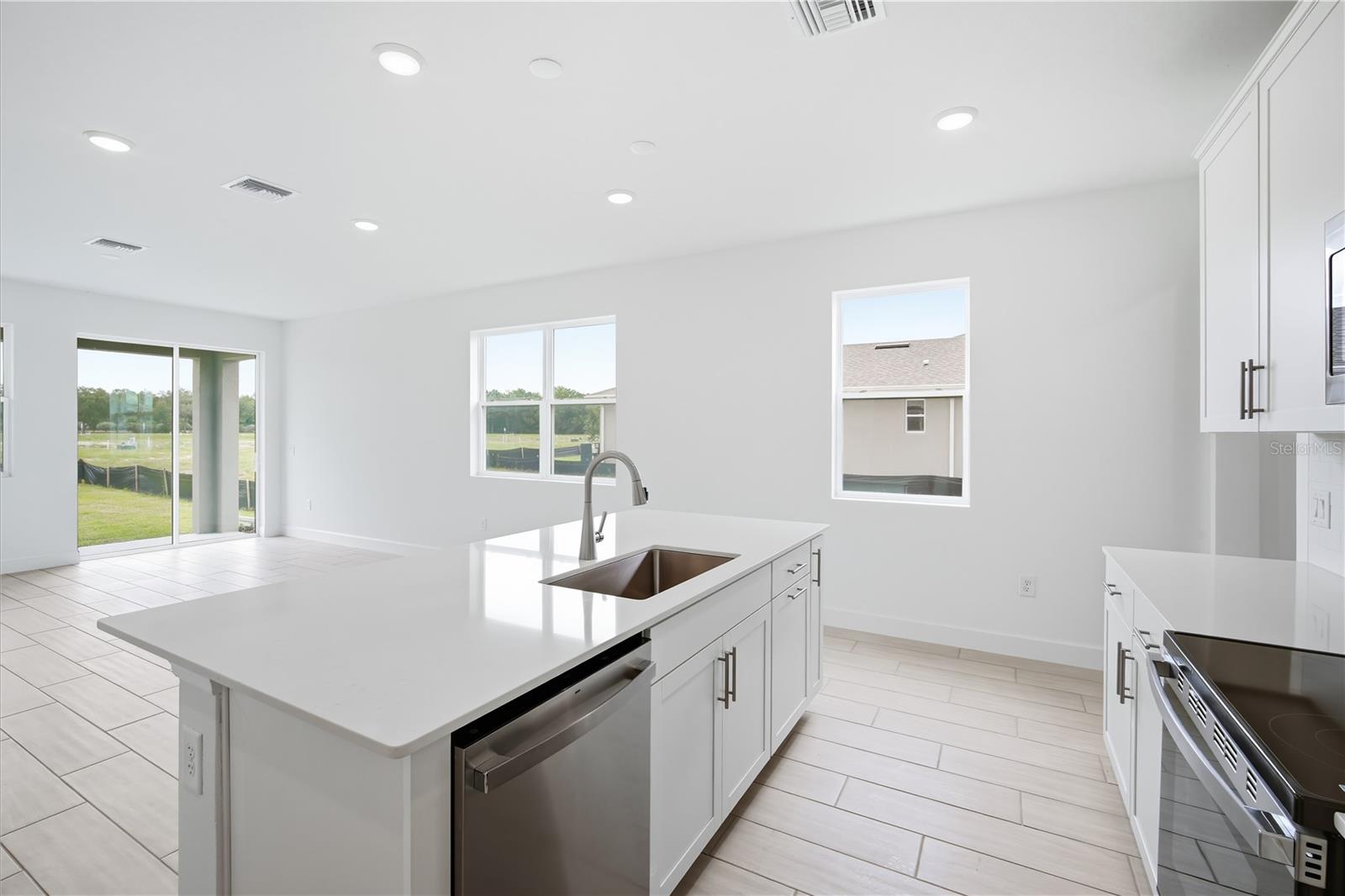 2322 ANDERS DR — photo 10