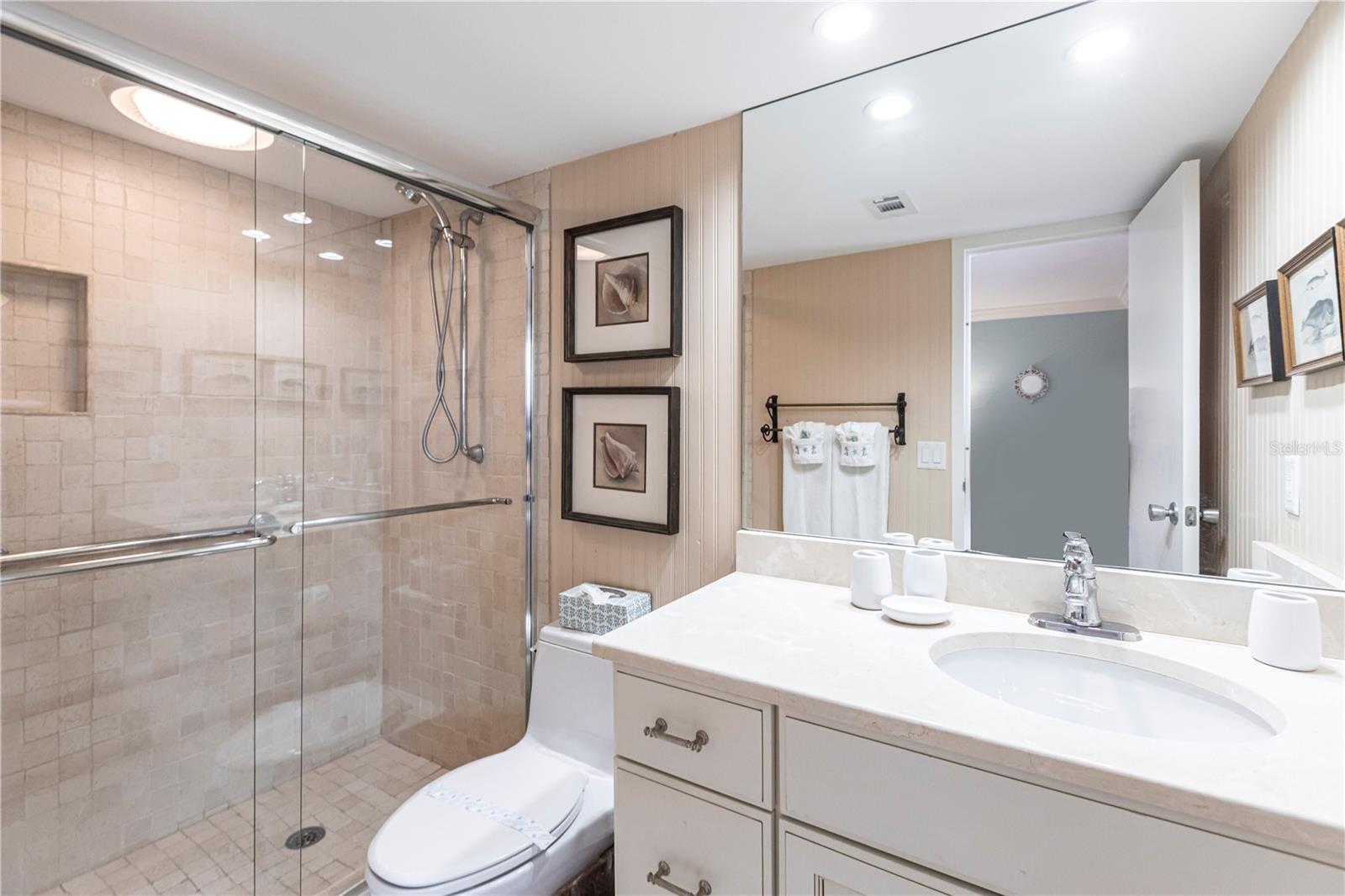 1055 W PEPPERTREE DR #703AA — photo 22