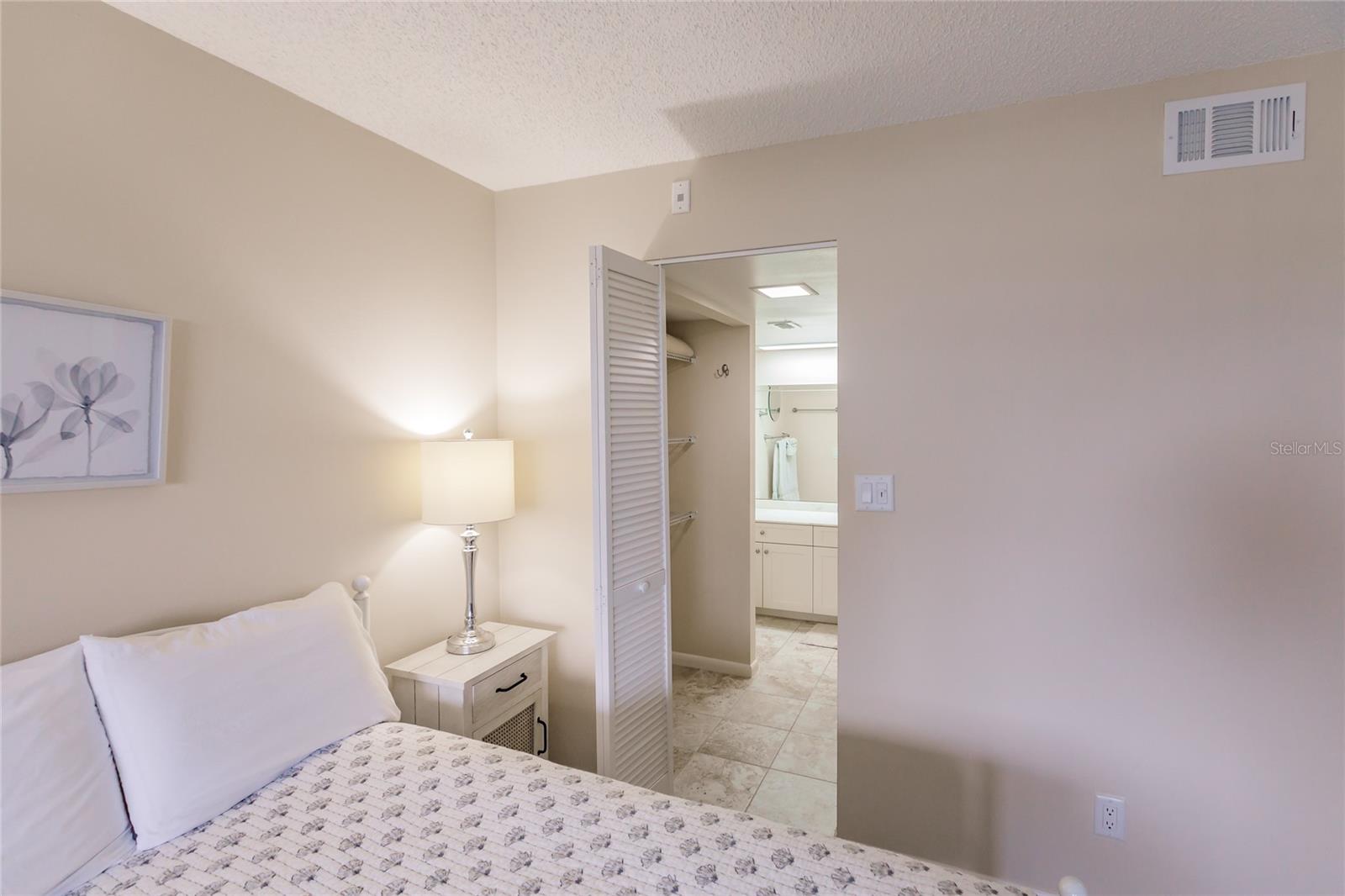 1055 W PEPPERTREE DR #506AA — photo 14