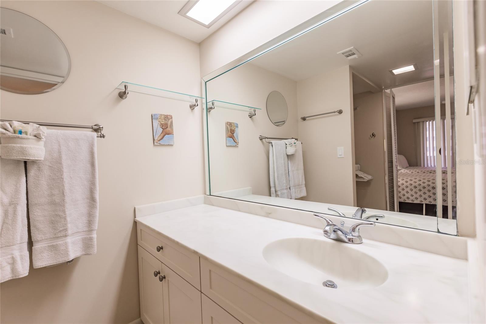 1055 W PEPPERTREE DR #506AA — photo 17