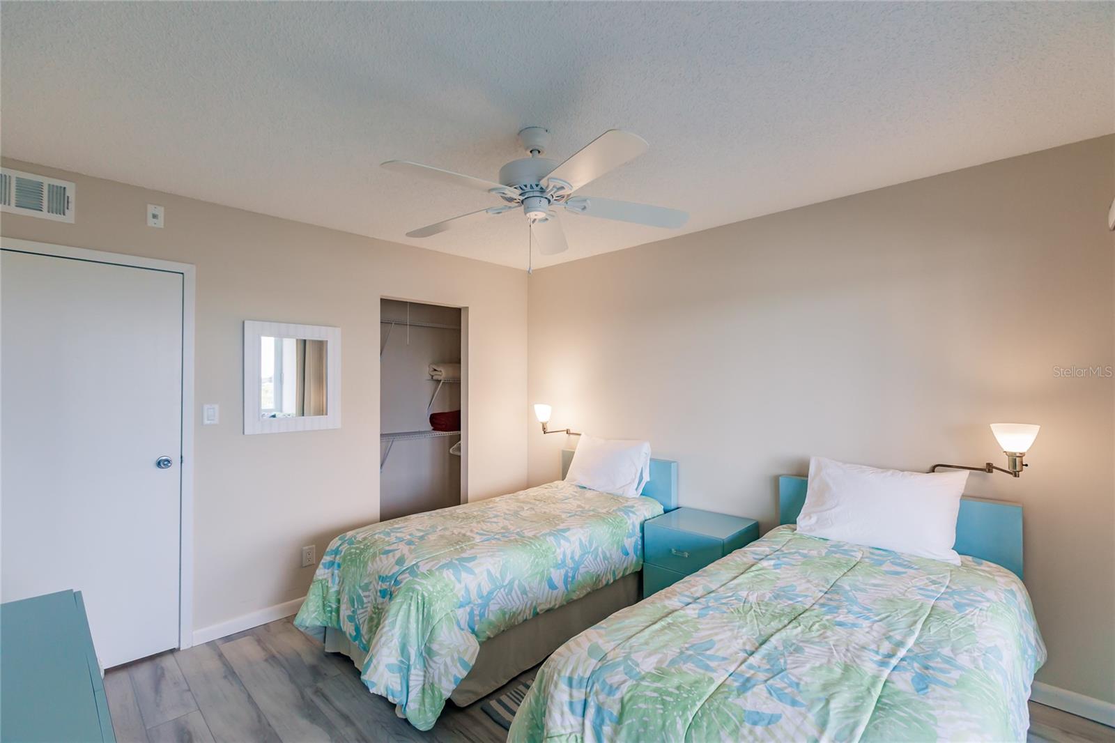 1055 W PEPPERTREE DR #506AA — photo 20