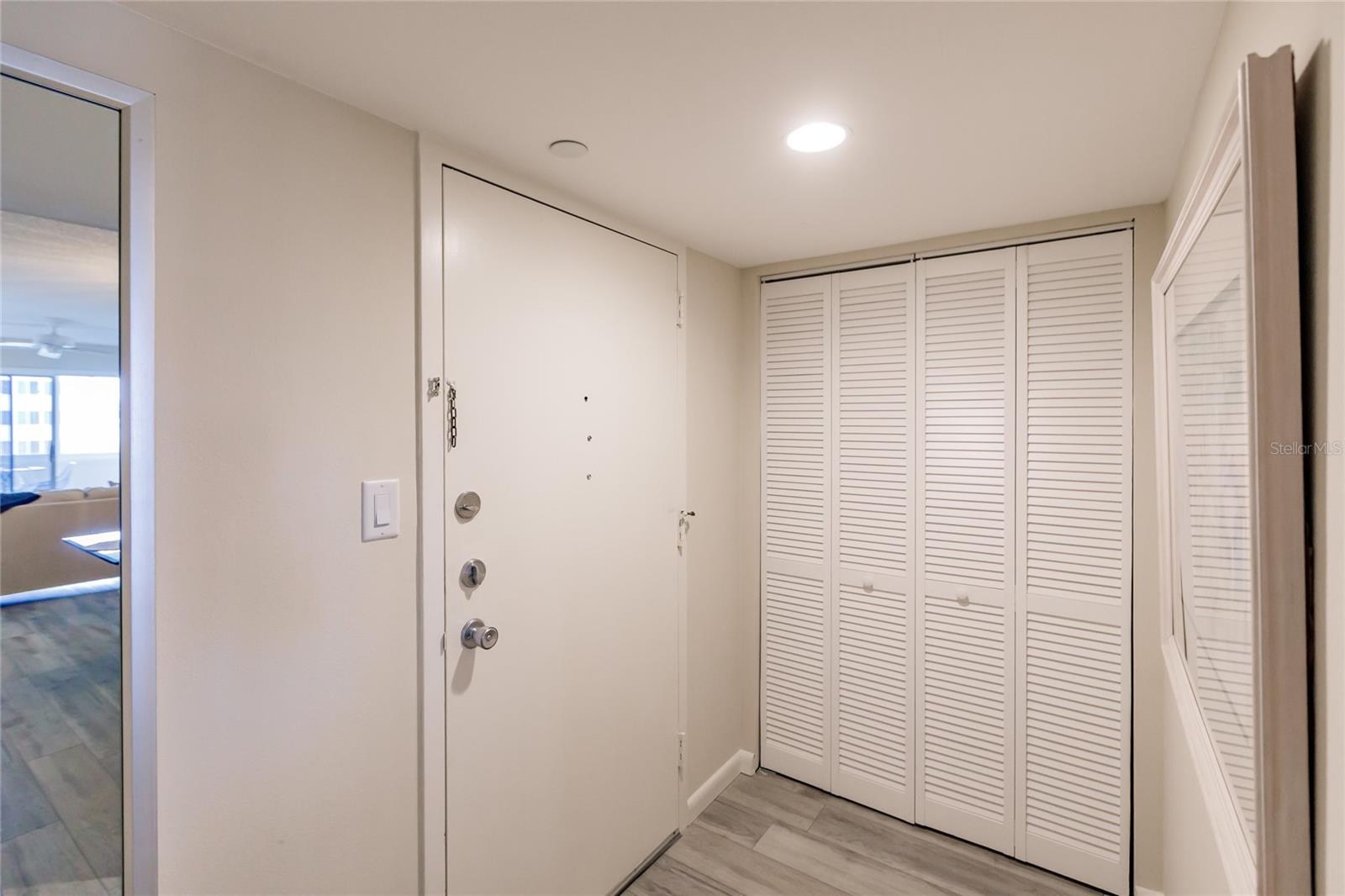 1055 W PEPPERTREE DR #506AA — photo 2