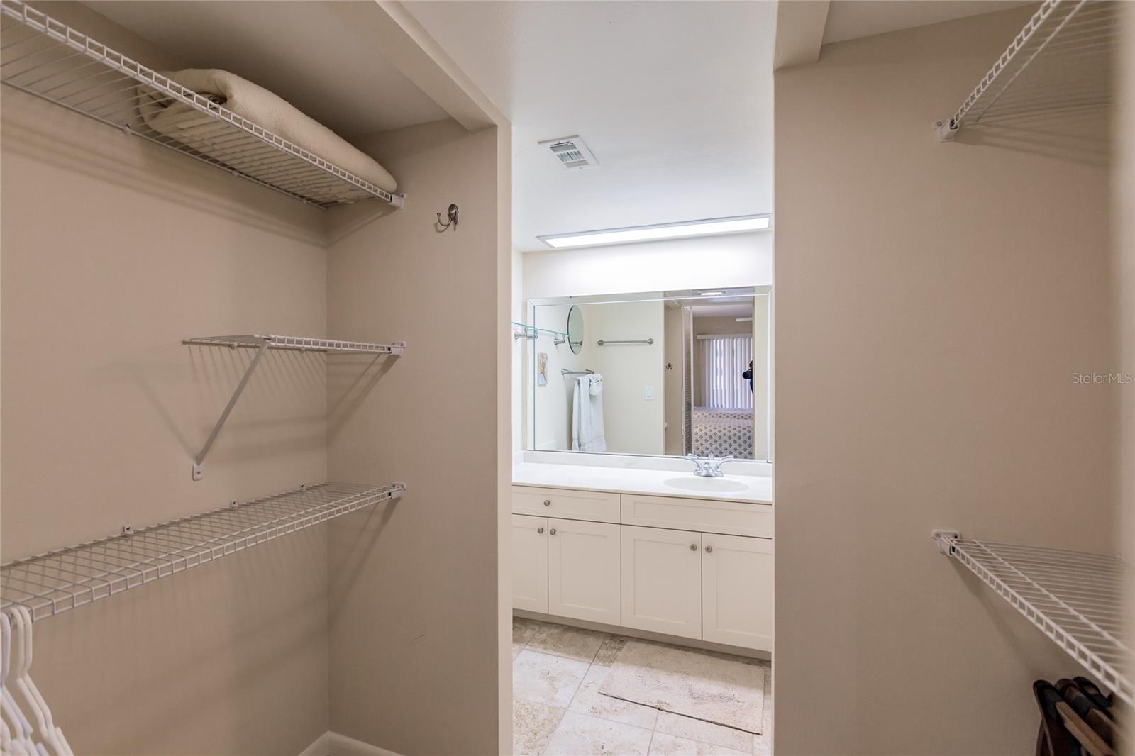 1055 W PEPPERTREE DR #506AA — photo 15