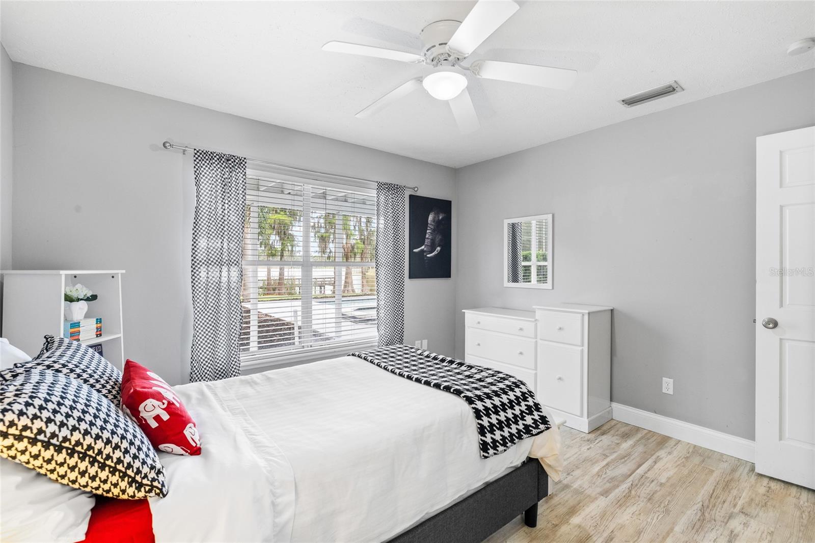 18010 CLEAR LAKE DR — photo 25