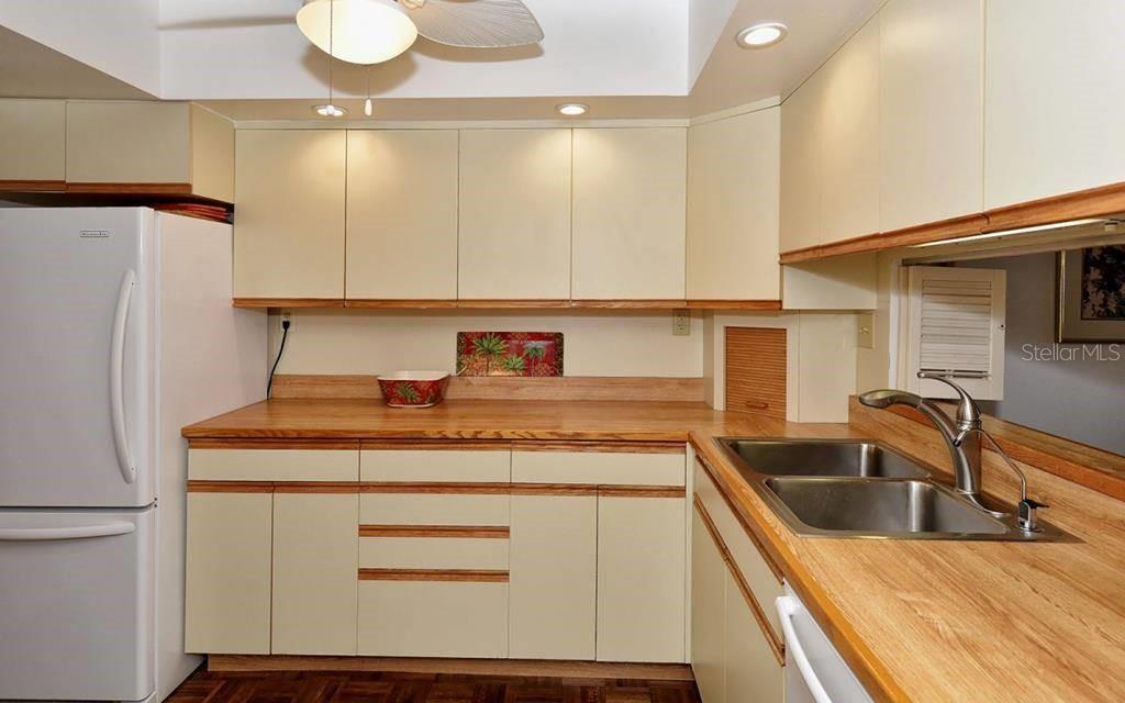 1055 W PEPPERTREE DR #603AA — photo 5