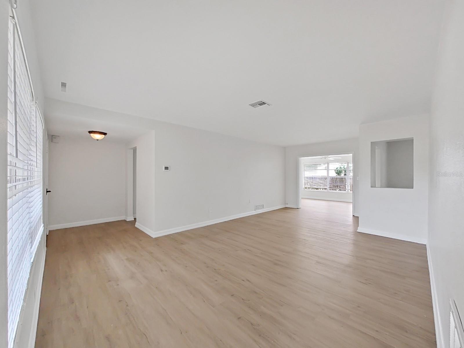 1701 LAURIE LN — photo 4