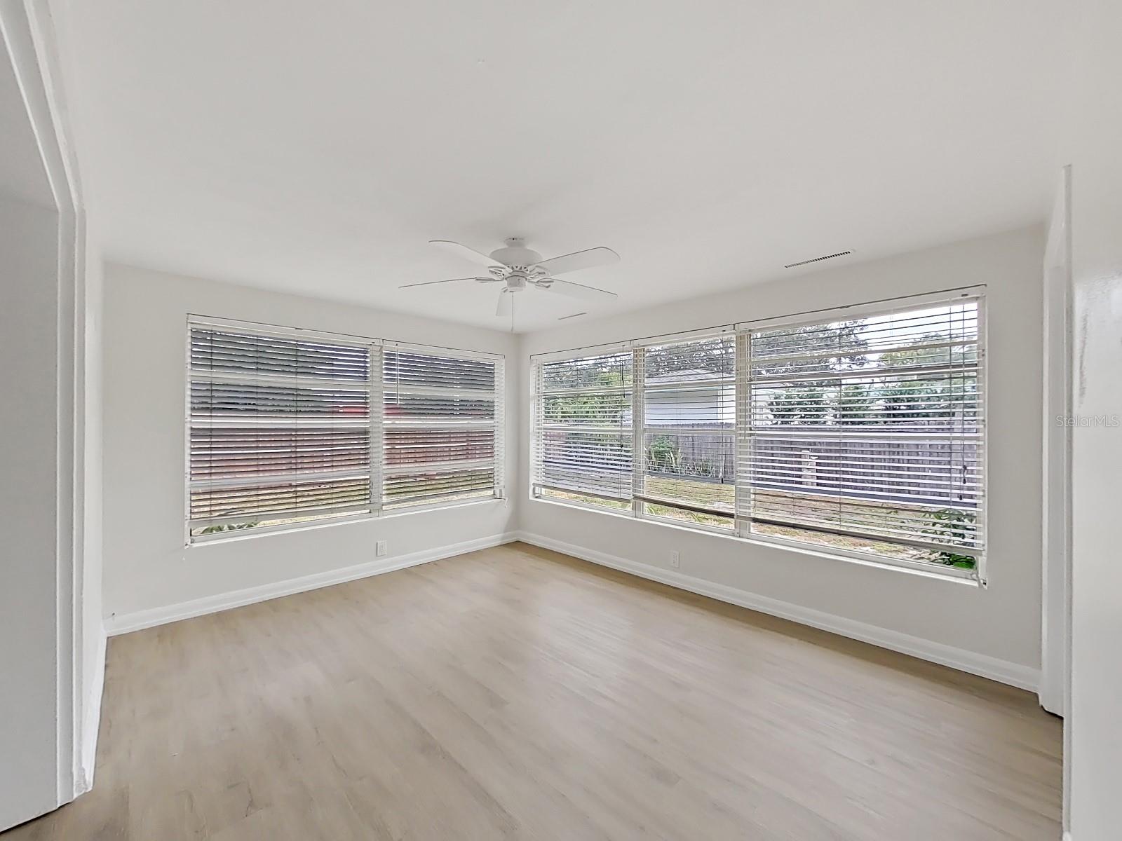 1701 LAURIE LN — photo 6