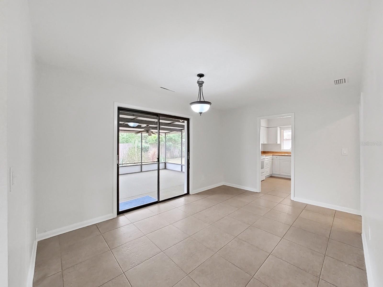 1701 LAURIE LN — photo 8