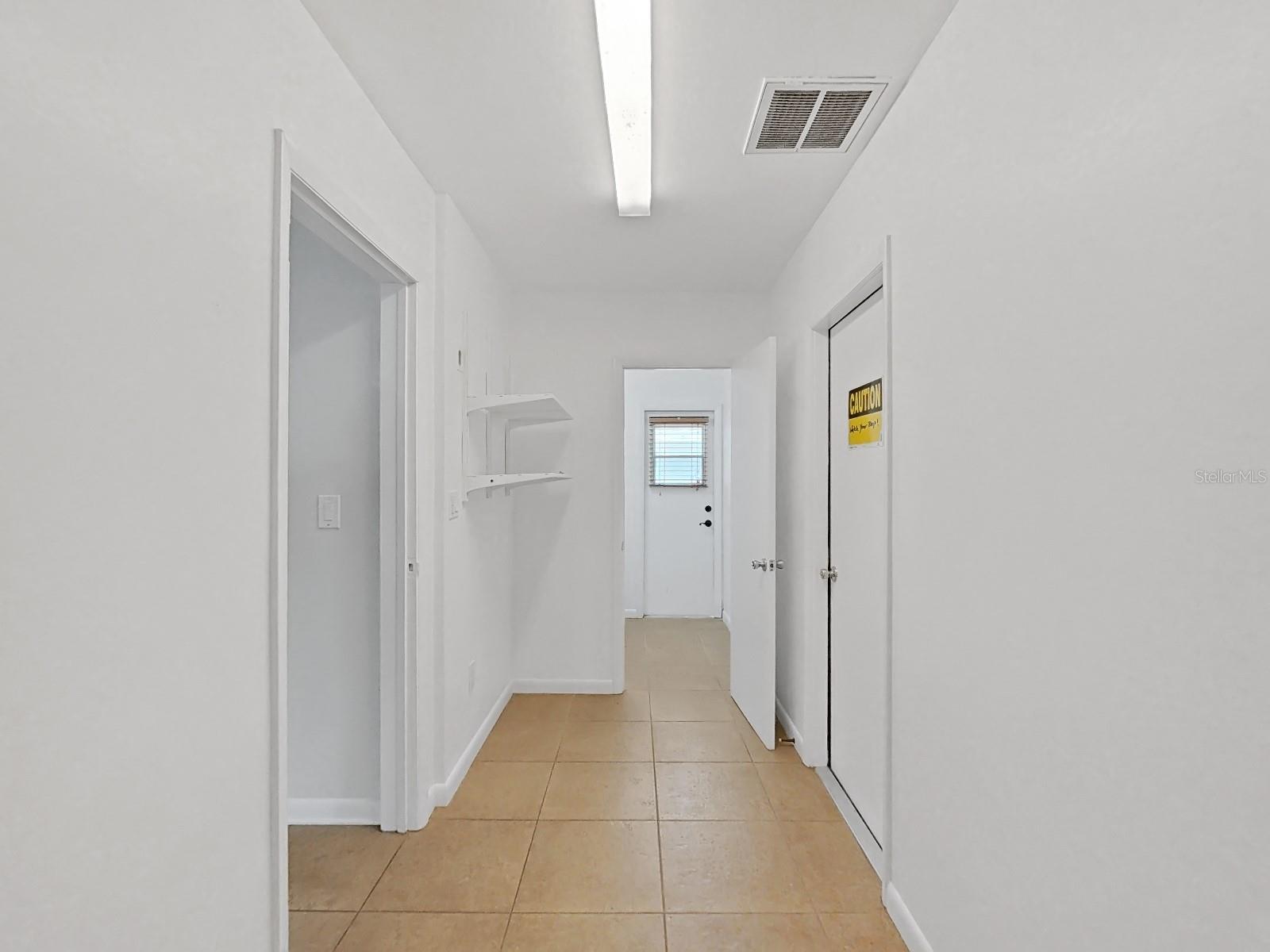 1701 LAURIE LN — photo 13