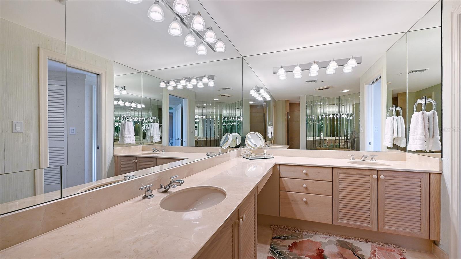 545 SANCTUARY DR #B305 — photo 30