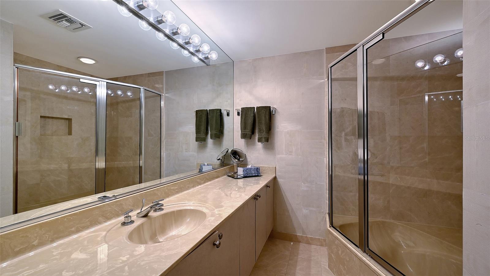 545 SANCTUARY DR #B305 — photo 32