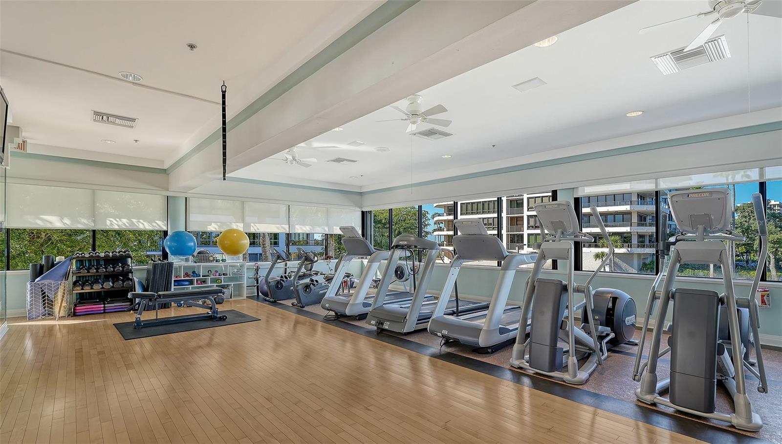 545 SANCTUARY DR #B305 — photo 39