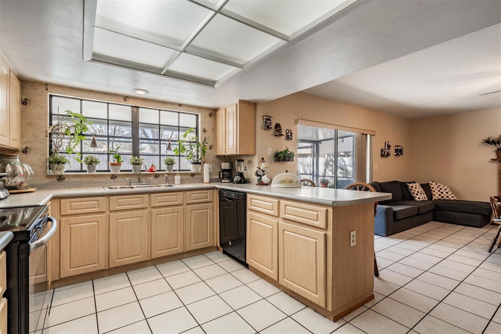 12604 RAIN FOREST ST — photo 14