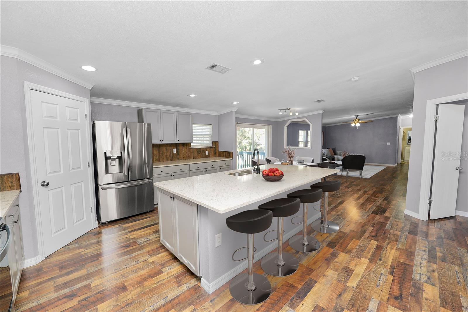 7405 SHOUPE RD — photo 9