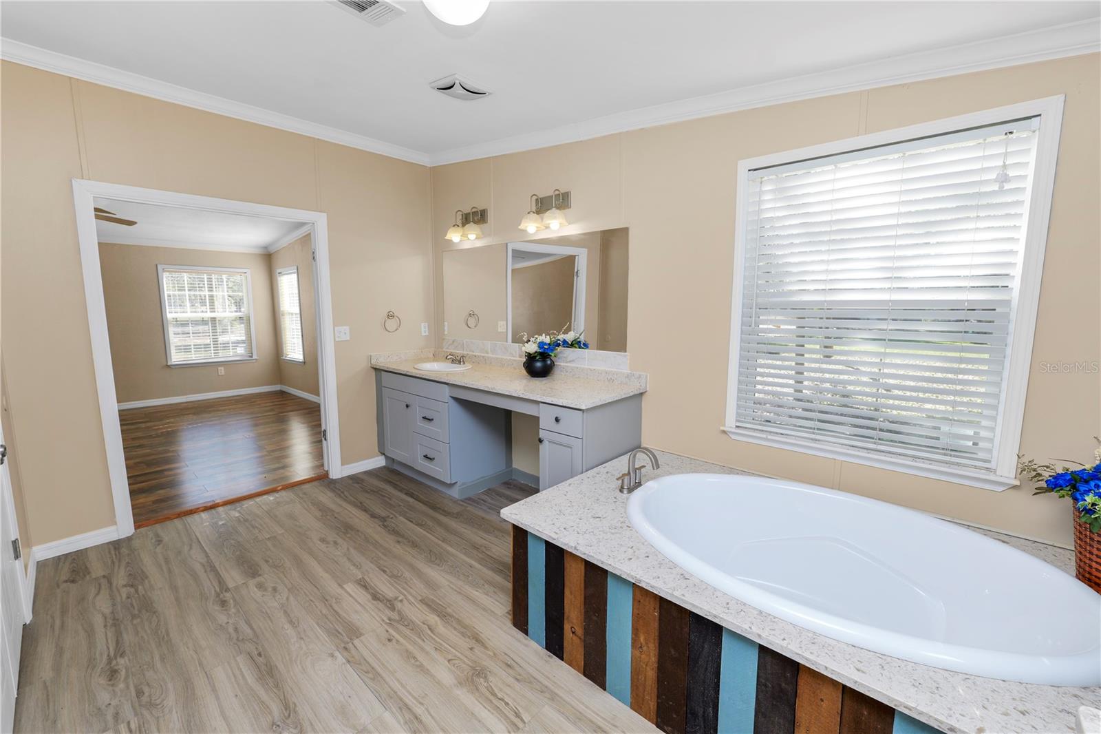7405 SHOUPE RD — photo 30