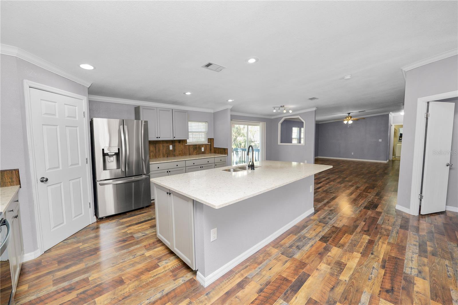 7405 SHOUPE RD — photo 12