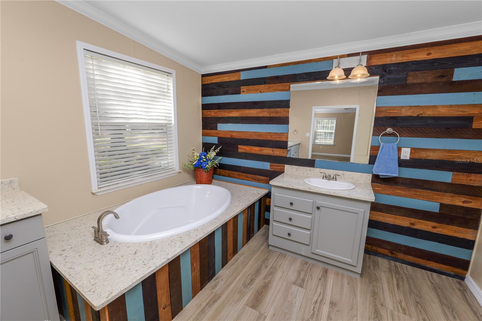 7405 SHOUPE RD — photo 29