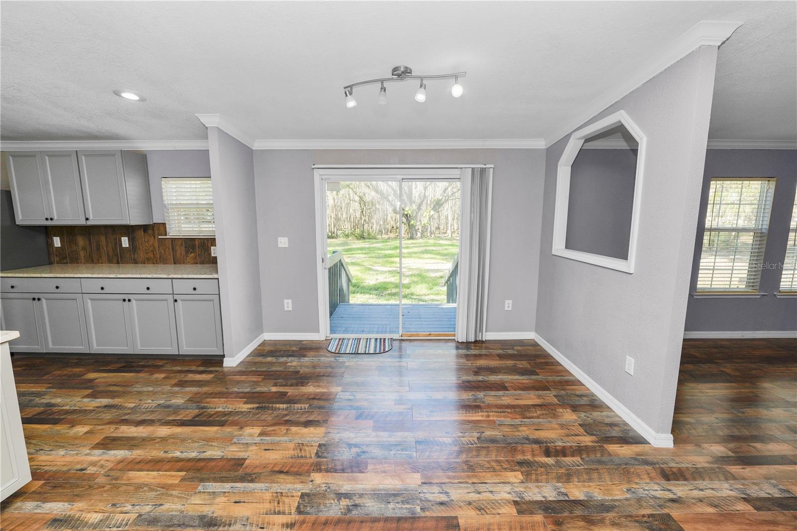 7405 SHOUPE RD — photo 16