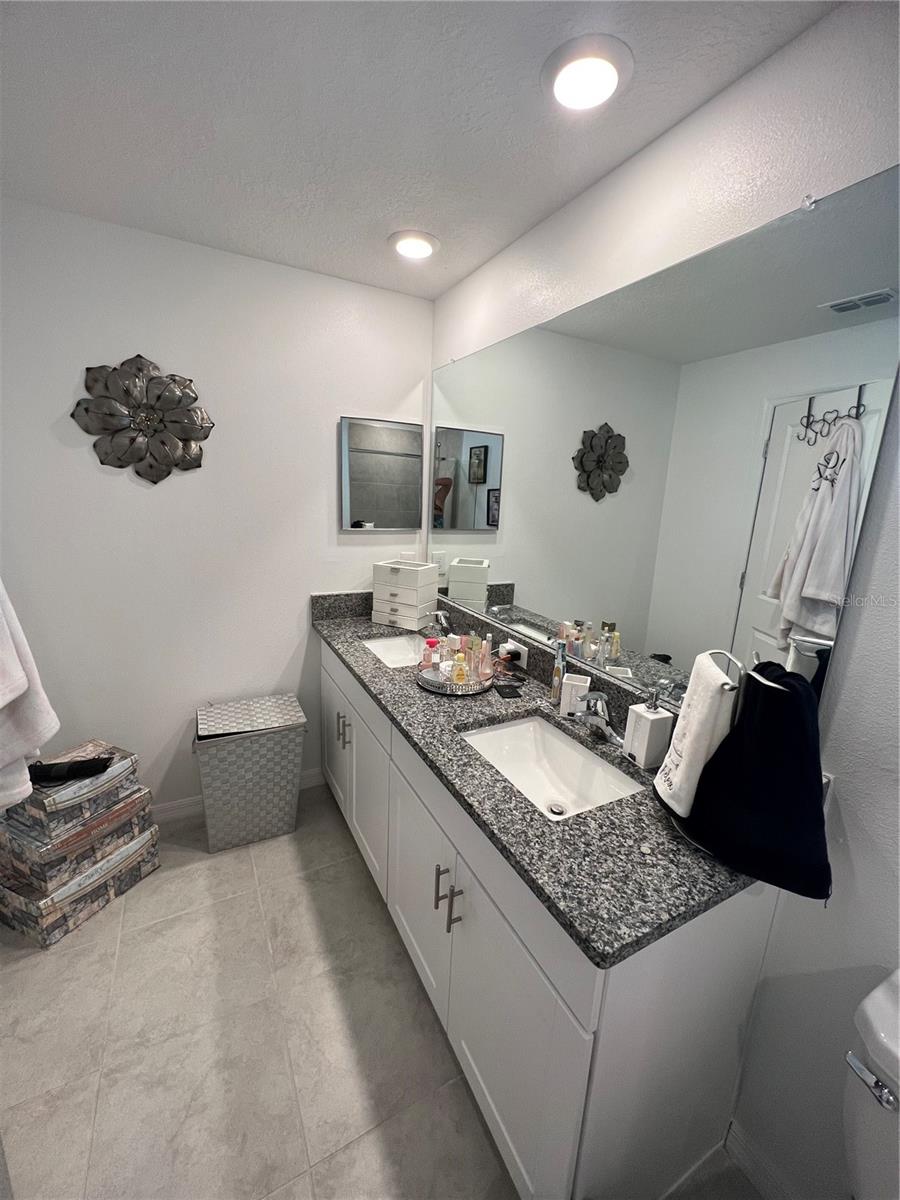 5131 FORUM BLVD — photo 9
