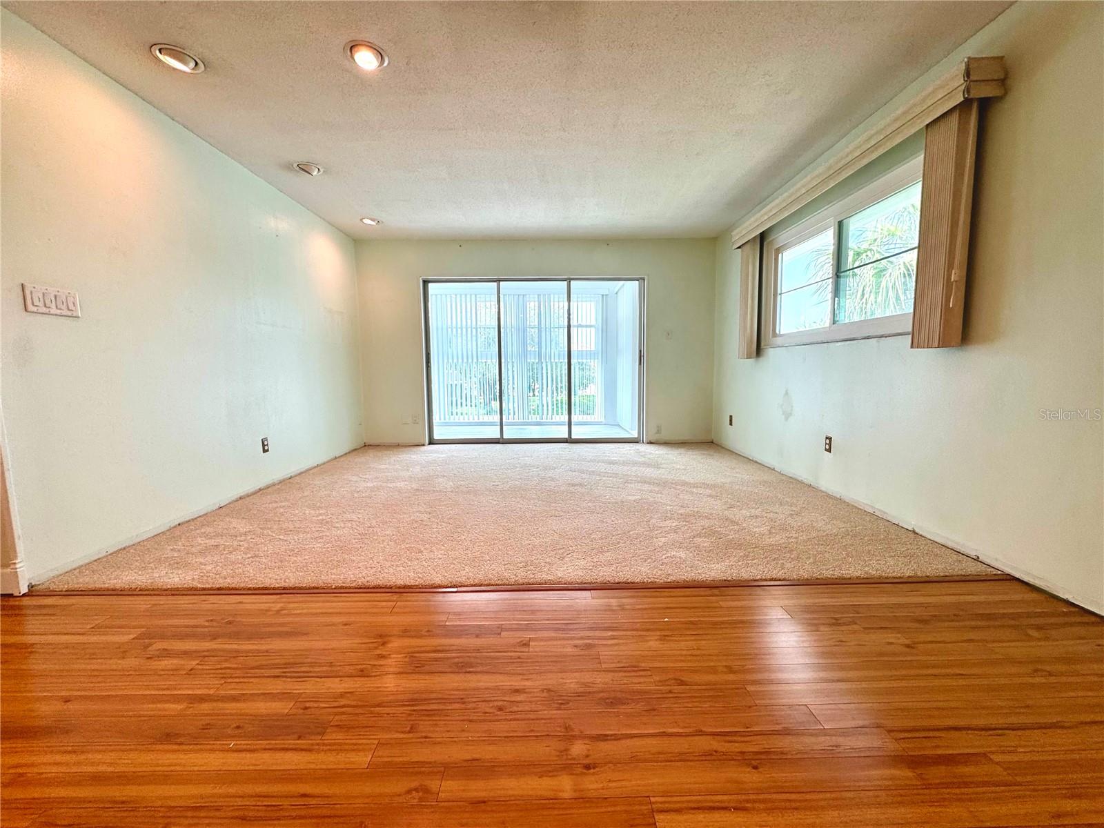 531 SUTTON PL — photo 5