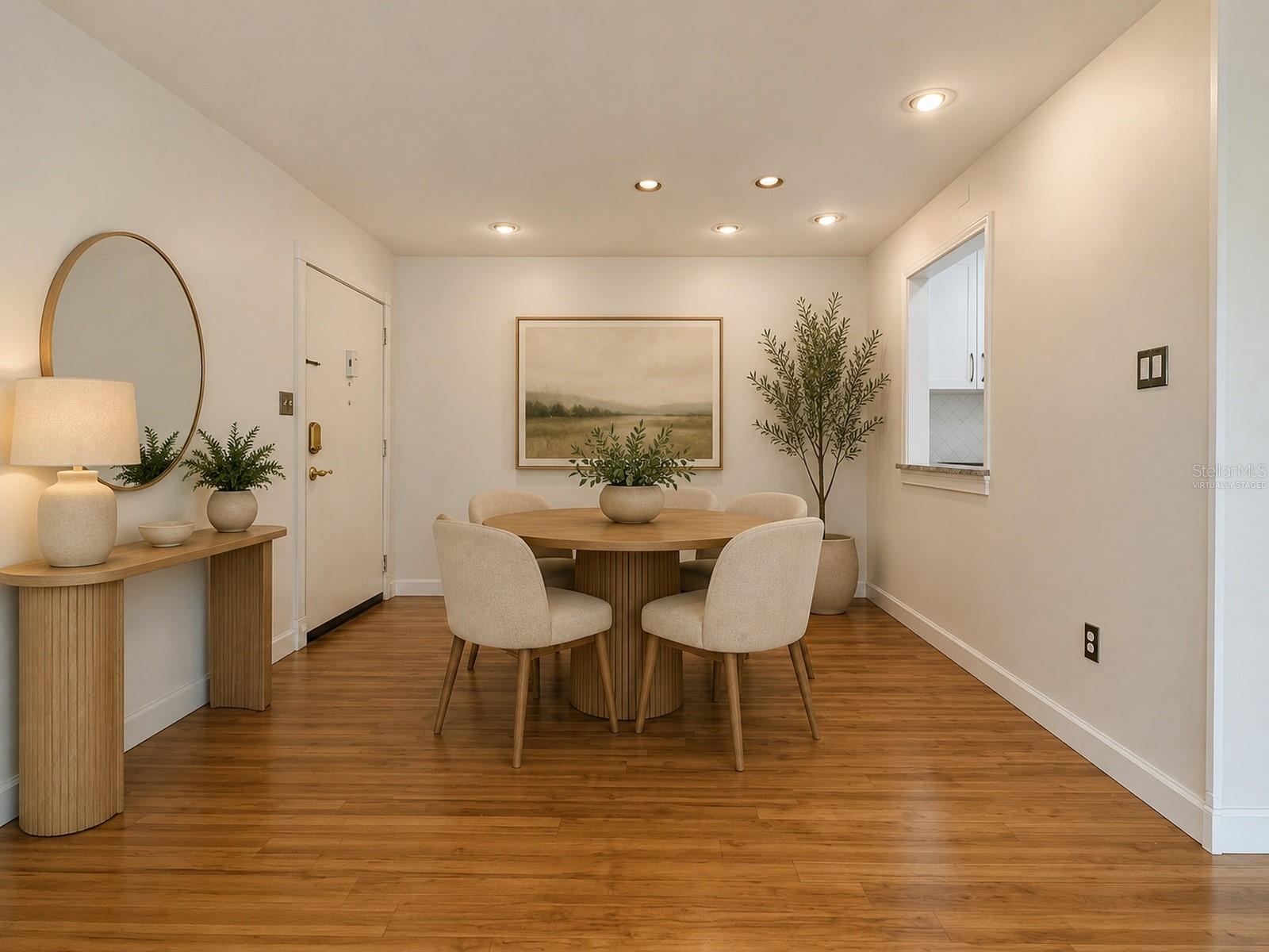 531 SUTTON PL — photo 6