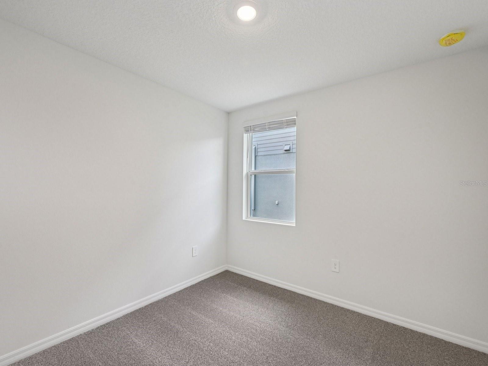 13617 SHELLMORE AVE — photo 11