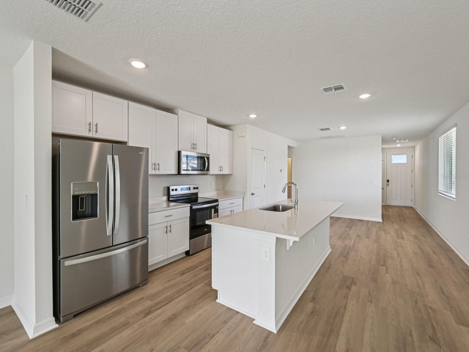 13617 SHELLMORE AVE — photo 4