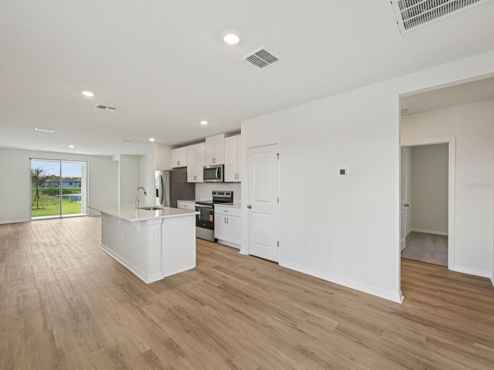 13617 SHELLMORE AVE — photo 3