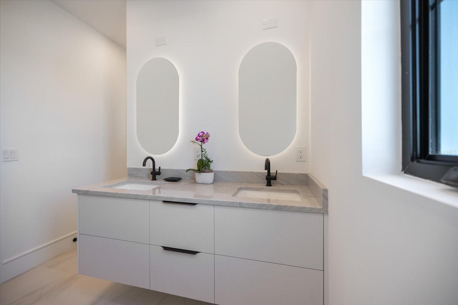 2045 GOLDENROD ST — photo 33