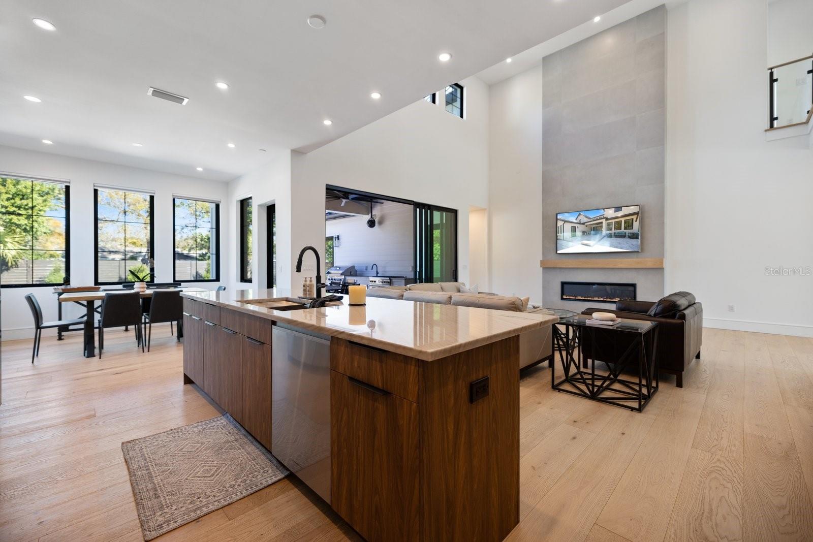 2045 GOLDENROD ST — photo 11